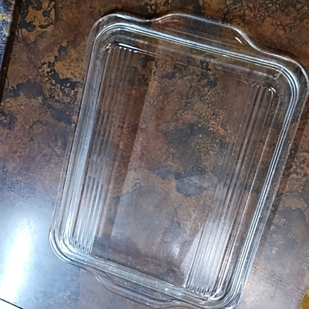 Pyrex Casserole Dish W Lid - Picture 2 of 5